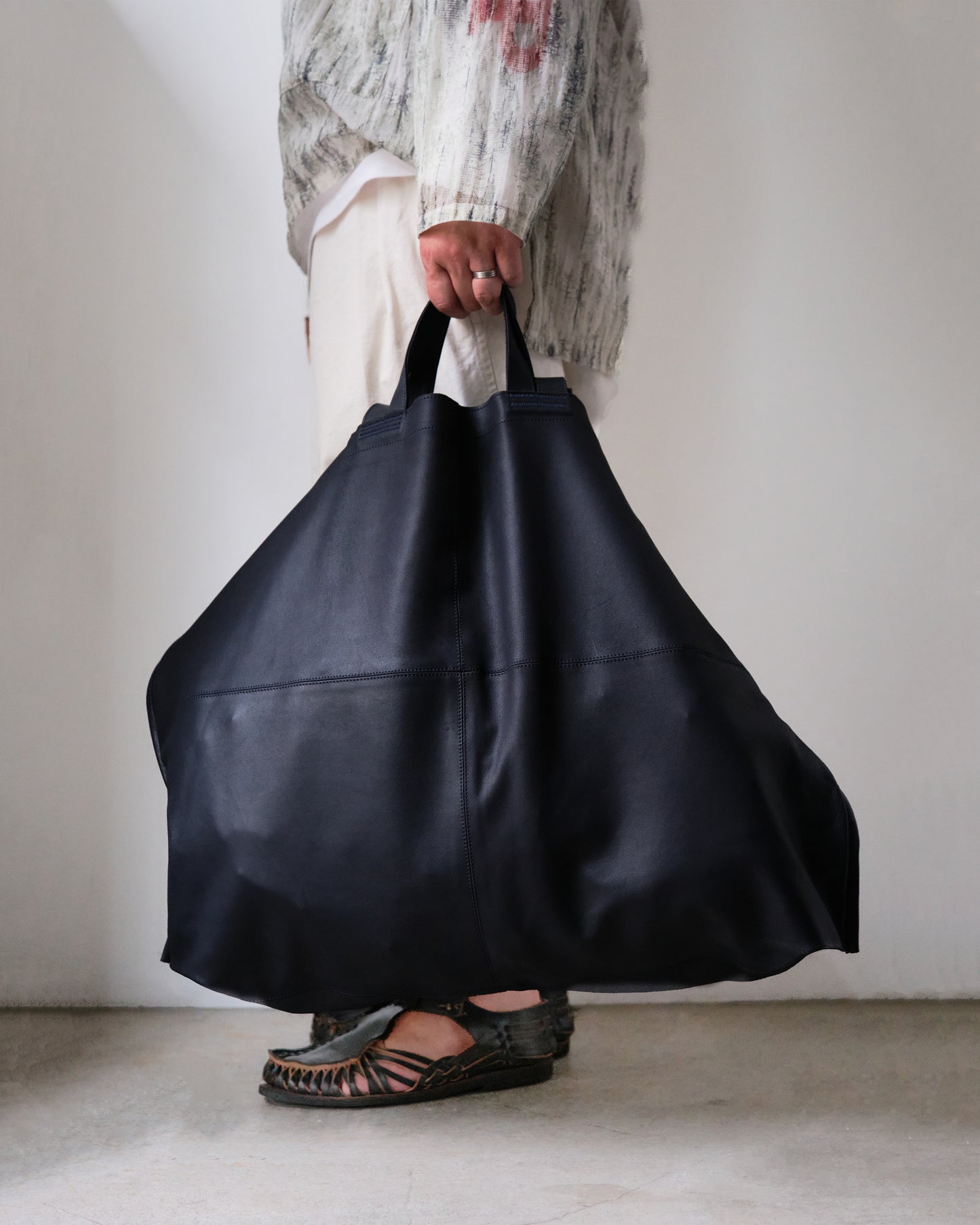 MORPHEE  MAGNUM TOTE （MAG SIZE） /  NAVY