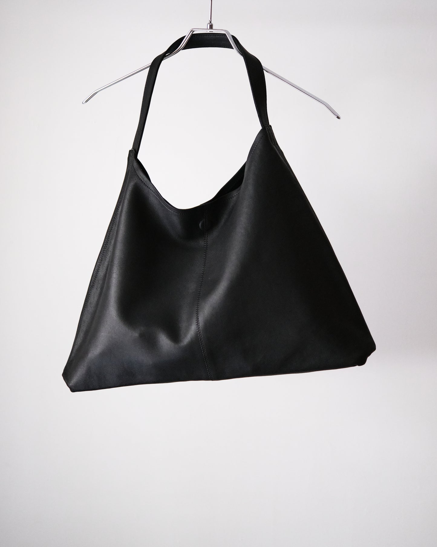 MORPHEE  TRIANGLE SHOULDER-L / BLACK