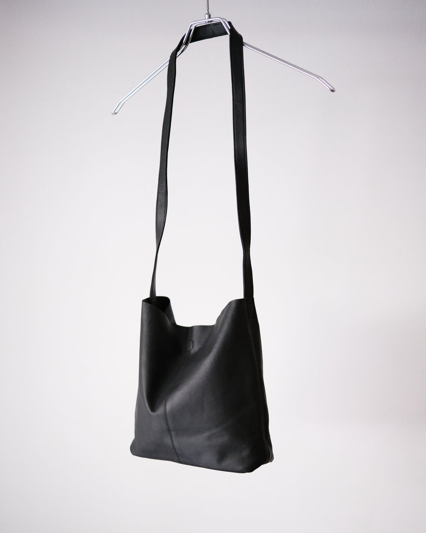 MORPHEE  SQUARE SHOULDER / BLACK /NAVY