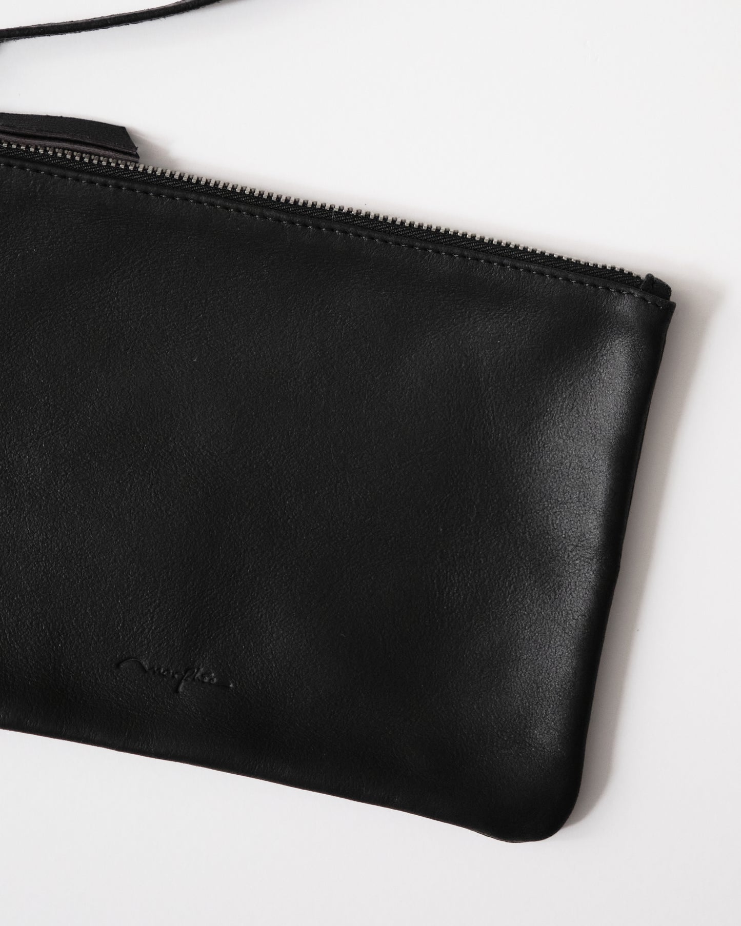MORPHEE POUCH / BLACK/ NAVY